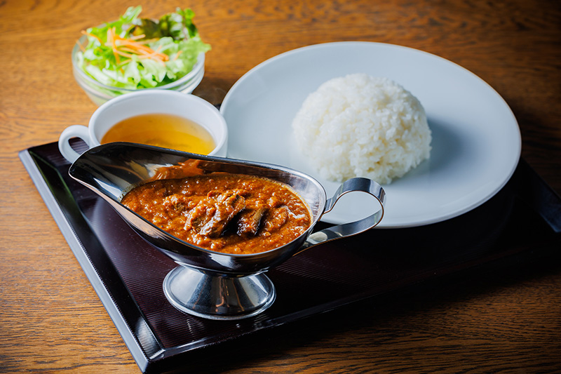 明月苑の牛タンカレー